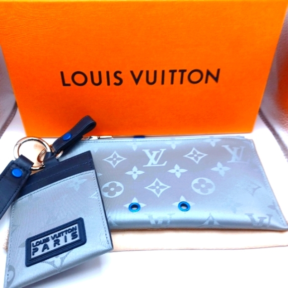 Louis Vuitton Ltd. Ed. monogram Alpha Satellite Canvas Pouch & Card C - Picture 6 of 15